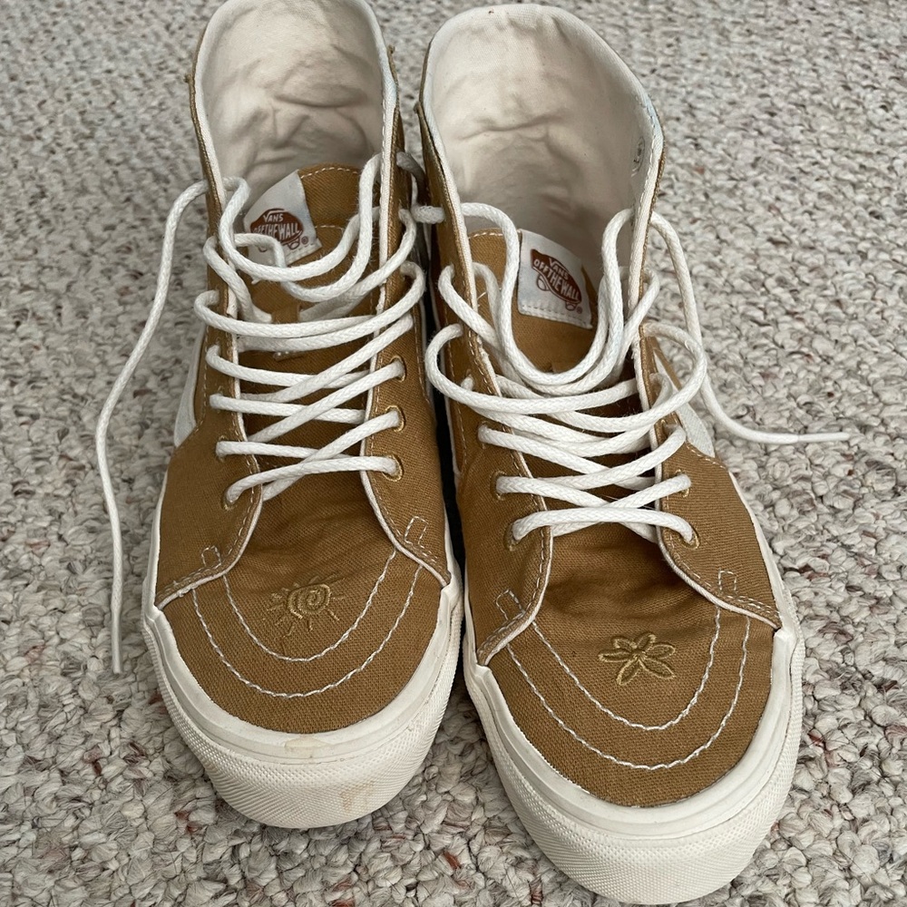 Peace and Leaf limited edition Vans